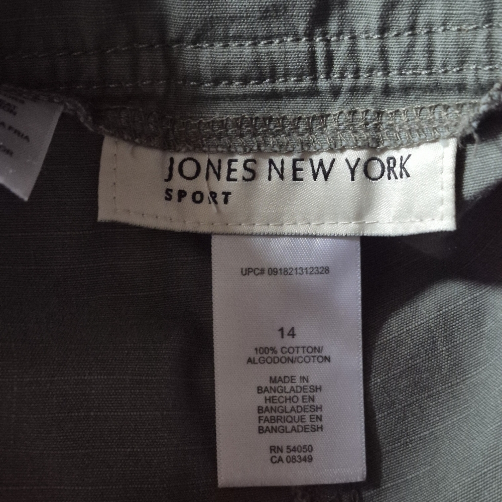 Jones New York Sport Army Green Shorts Size 14 - Picture 3 of 7